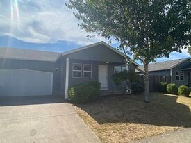 2352 Boston St SE in Albany, OR - Building Photo