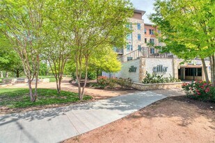 1900 Barton Springs Rd, Unit 5033 in Austin, TX - Building Photo