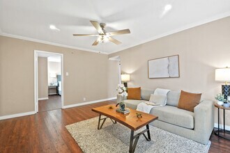 13439 Roselle Ave in Hawthorne, CA - Foto de edificio - Building Photo