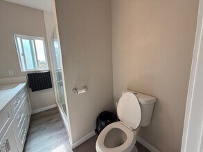 5223-5225 E Falls View Dr in San Diego, CA - Building Photo - Building Photo