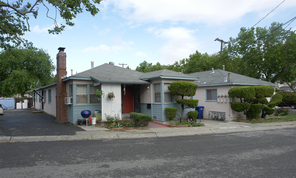 292 Ramona St in Pittsburg, CA - Foto de edificio