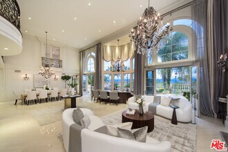 3016 Elvido Dr in Los Angeles, CA - Building Photo - Building Photo