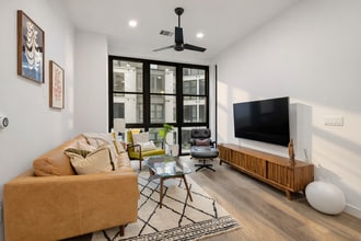 800 Embassy Dr, Unit 4022 in Austin, TX - Building Photo - Building Photo