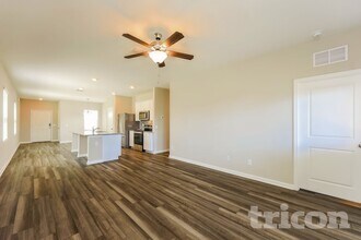 14388 Gunsight Pass in San Antonio, TX - Building Photo - Building Photo