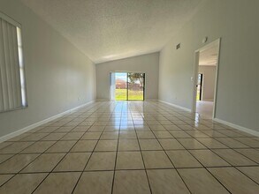 1427 Summit Run Cir in West Palm Beach, FL - Building Photo - Building Photo