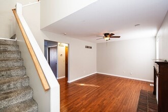 337 Sturbridge Village Dr in Hazelwood, MO - Building Photo - Building Photo