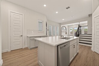 910 W 21st St in Houston, TX - Building Photo - Building Photo