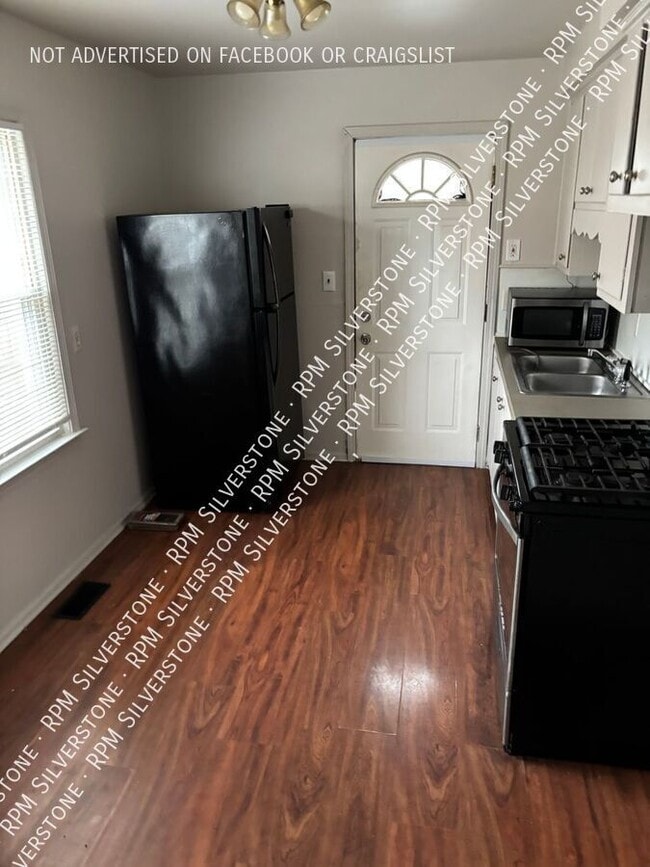 6860 Continental Ave in Warren, MI - Building Photo - Building Photo