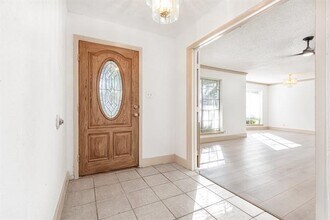 210 Oak Forest Trail in Euless, TX - Building Photo - Building Photo