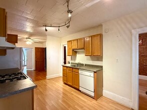 19 Plymouth St, Unit 1 in Cambridge, MA - Building Photo - Building Photo