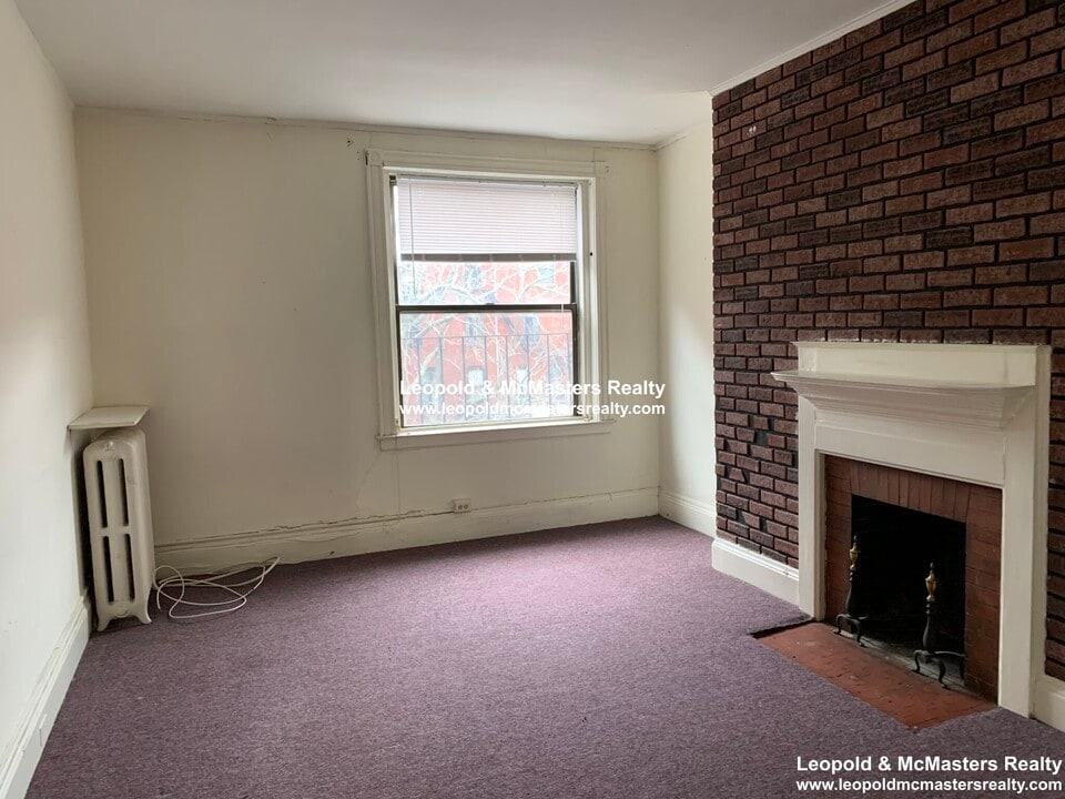 500 Beacon St, Unit 6 in Boston College, MA - Building Photo