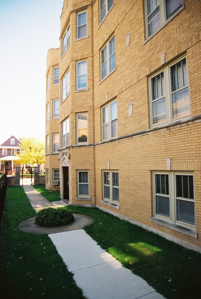 1022 N. Austin in Oak Park, IL - Foto de edificio - Building Photo