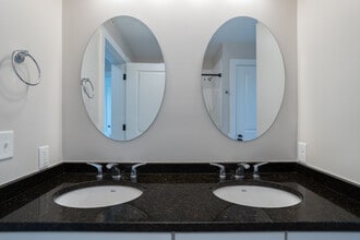 Third and Central Place in Dover, NH - Foto de edificio - Interior Photo