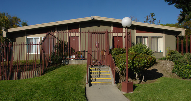 Claremont Village Apartments in Claremont, CA - Building Photo - Building Photo