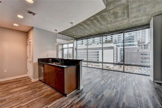 923 Peachtree St NE in Atlanta, GA - Building Photo - Building Photo