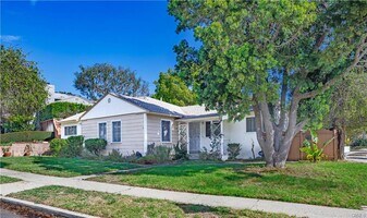 3388 Rosewood Ave in Los Angeles, CA - Building Photo
