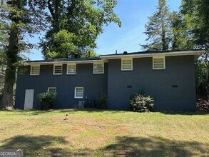 2377 Clifton Springs Manor in Decatur, GA - Building Photo - Building Photo