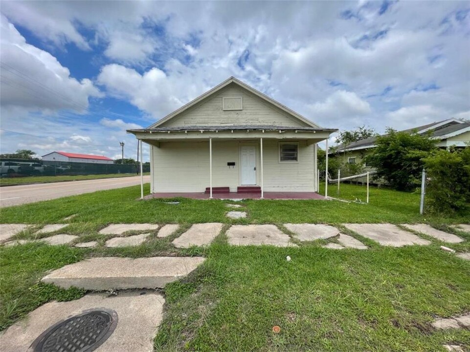 501 14th St in Port Arthur, TX - Building Photo