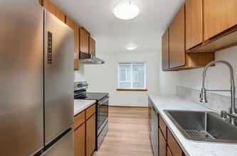 The Magnolia in Seattle, WA - Building Photo - Building Photo