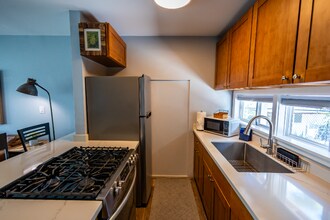 75-5724-5724 Alahou St in Kailua Kona, HI - Building Photo - Building Photo