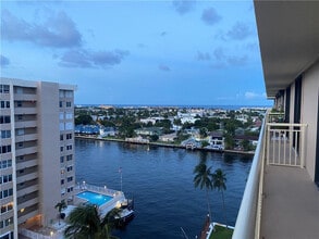 3100 NE 48th St in Fort Lauderdale, FL - Building Photo - Building Photo