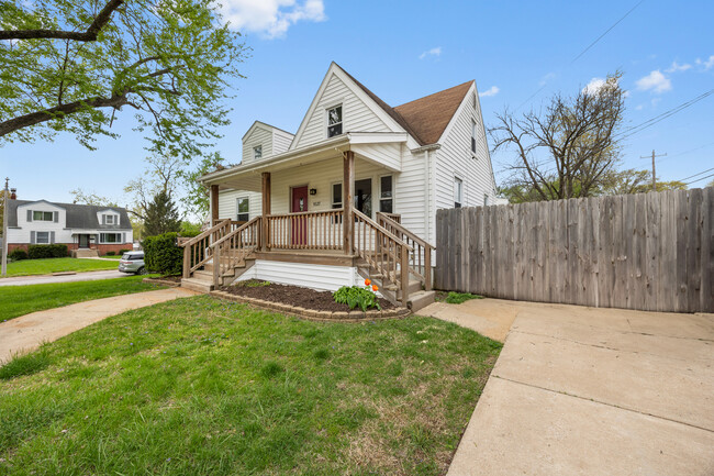 property at 9537 Chester Ave