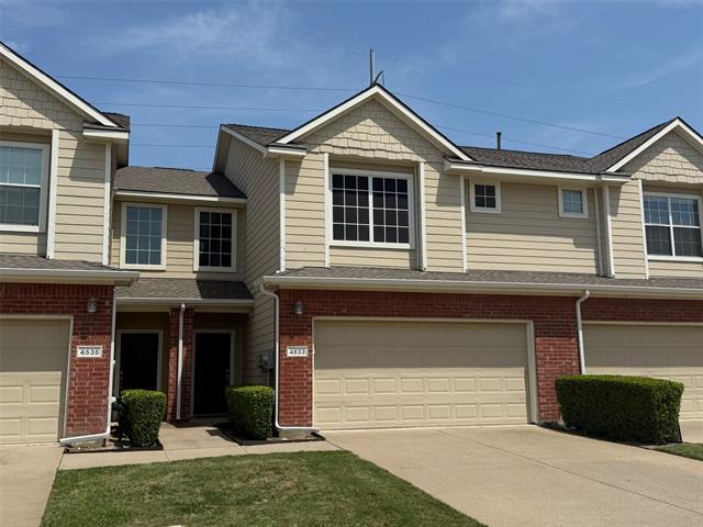 4533 Woodsboro Ln in Plano, TX - Foto de edificio
