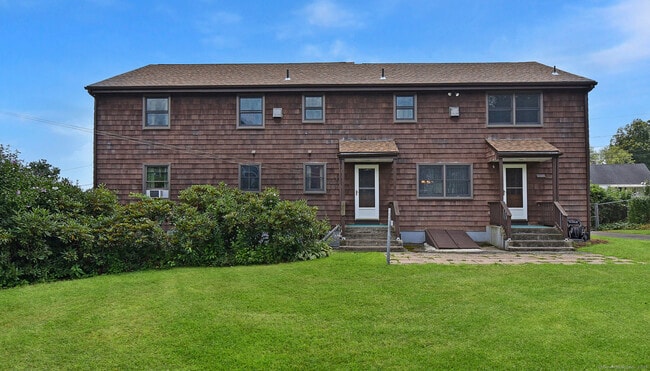 15 Elton St in New Britain, CT - Building Photo - Building Photo