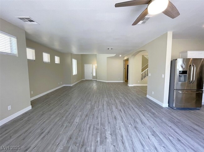 8050 Villa Avada Ct in Las Vegas, NV - Building Photo - Building Photo