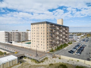 Neptune Towers in Long Beach, NY - Building Photo - Building Photo