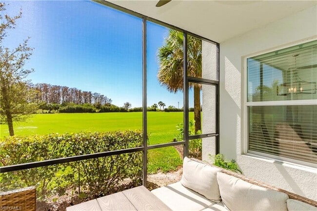 6082 National Blvd in Ave Maria, FL - Foto de edificio - Building Photo