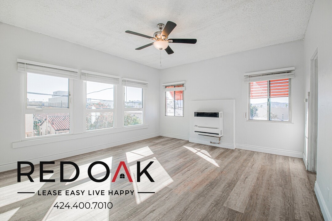 350 E Cypress Ave in Burbank, CA - Building Photo