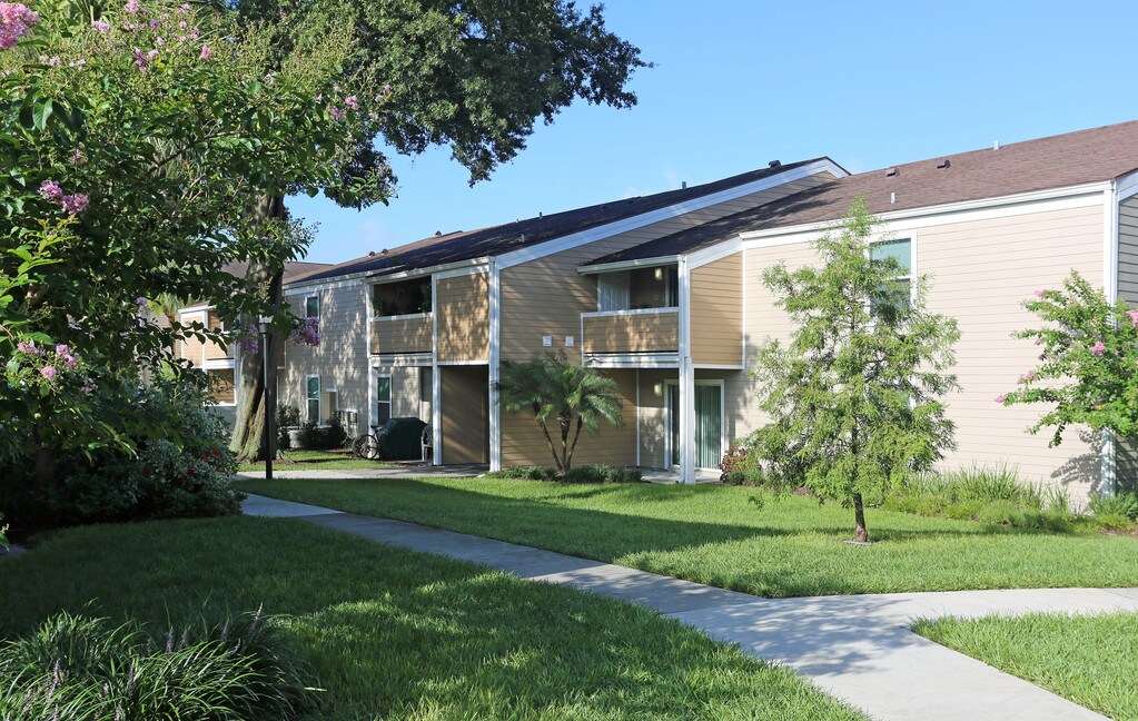 Woodlake Villas Orlando, FL Apartments
