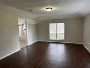 621 Southwynd St in Mesquite, TX - Building Photo - Building Photo