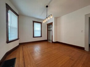 3550 Woodburn Ave in Cincinnati, OH - Building Photo - Building Photo