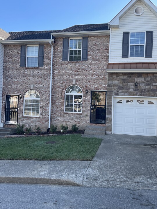 730 Spence Enclave Ln in Nashville, TN - Foto de edificio