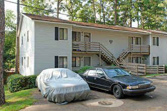 Windsor Wood Apartments in Tallahassee, FL - Building Photo - Building Photo