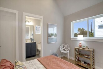 1118 Stobaugh St in Austin, TX - Building Photo - Building Photo