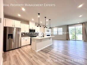 4408 Iron Oak Ln in Charlotte, NC - Building Photo - Building Photo