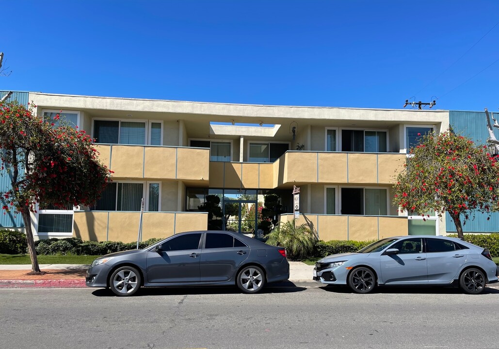 Westport Apartments in Torrance, CA - Building Photo