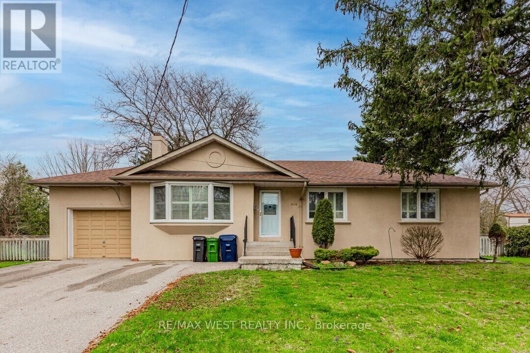 606 Conacher Dr in Toronto, ON - Building Photo