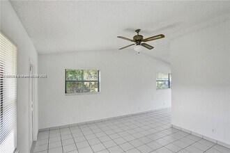 5619 McKinley St in Hollywood, FL - Foto de edificio - Building Photo