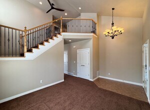744 Woodleaf Way in Sandy, UT - Building Photo - Building Photo