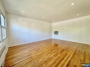 23 Trimble Ave in Clifton, NJ - Building Photo - Building Photo