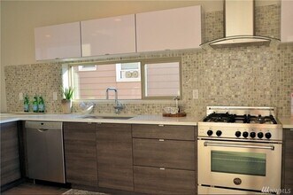3035 59th Ave SW in Seattle, WA - Building Photo - Building Photo