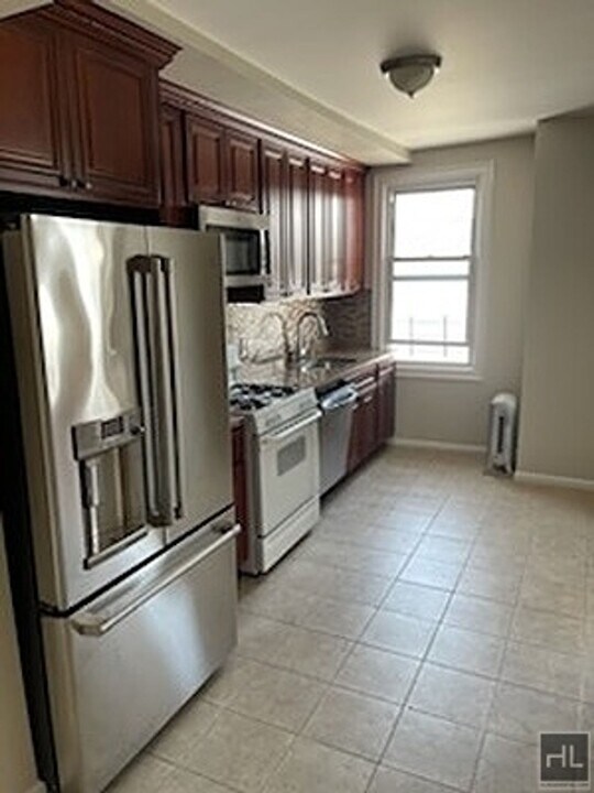 78-64 83rd St in Queens, NY - Building Photo