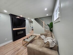 8731 S Constance Ave in Chicago, IL - Building Photo - Building Photo