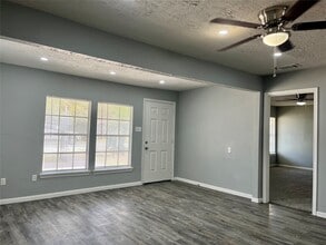 8308 John St in Houston, TX - Building Photo - Building Photo