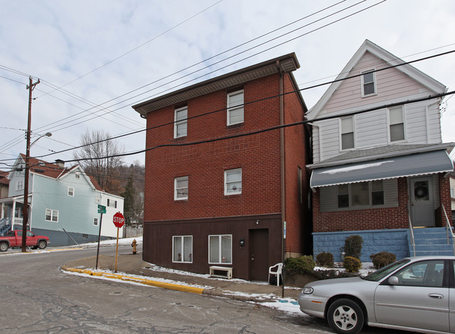 601 Indiana Ave in Glassport, PA - Building Photo - Building Photo