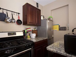 1258 Commonwealth Ave, Unit 1 in Boston, MA - Building Photo - Building Photo
